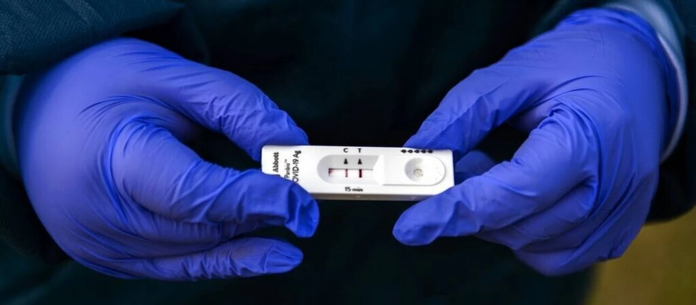 Νέα ΚΥΑ για τα self test: Υποχρεωτικά σε ξενοδοχεία, τουριστικά καταλύματα & ταξιδιωτικά γραφεία